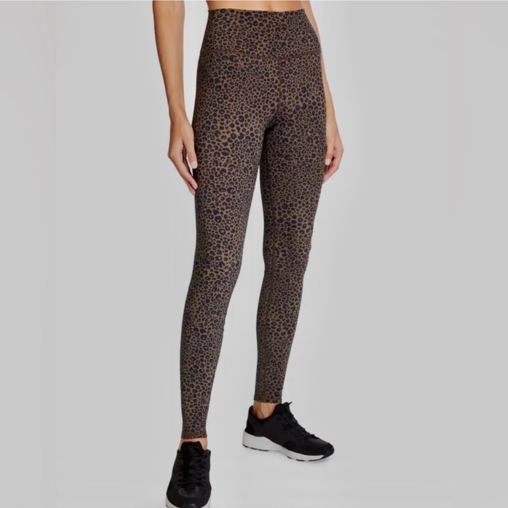 Alo Brown Leopard Vapor Leggings